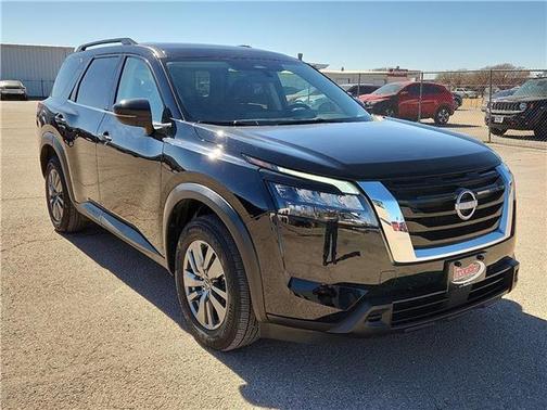 2024 Nissan Pathfinder SV