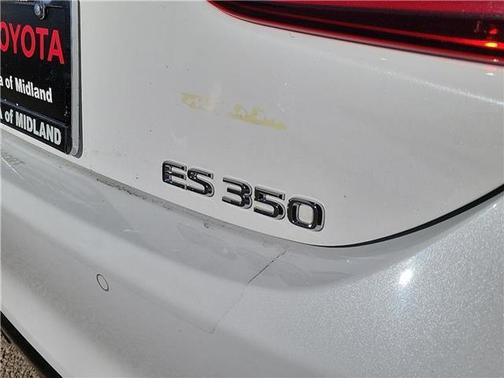 2023 Lexus ES 350 F SPORT Handling