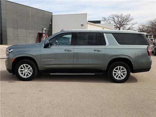 2024 Chevrolet Suburban LT
