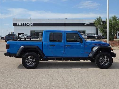 Hydro Blue Pearlcoat 2024 Jeep Gladiator Mojave