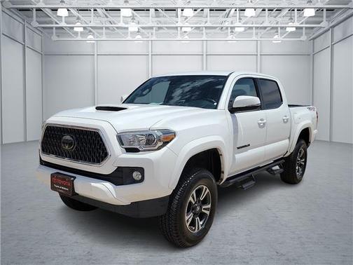 Super White 2018 Toyota Tacoma TRD Sport