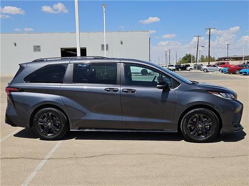 Magnetic Gray Metallic 2025 Toyota Sienna XSE 7 Passenger