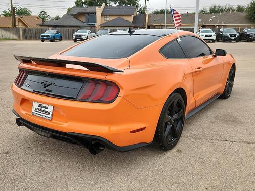 2021 Ford Mustang EcoBoost