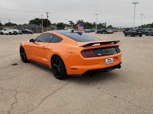 2021 Ford Mustang EcoBoost