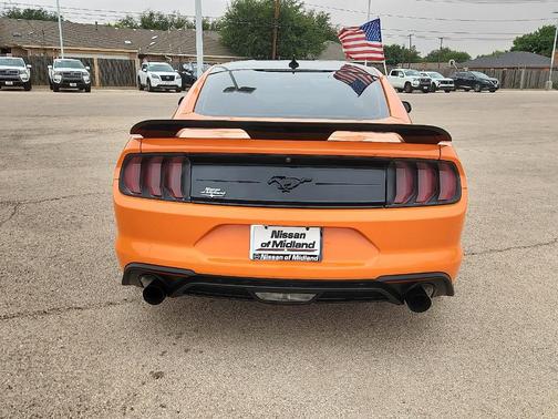 2021 Ford Mustang EcoBoost