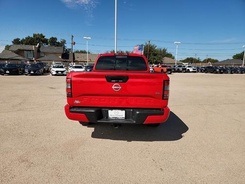 2025 Nissan Frontier SL