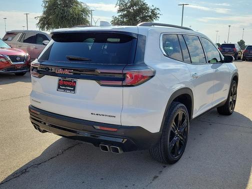 2024 GMC Acadia Elevation