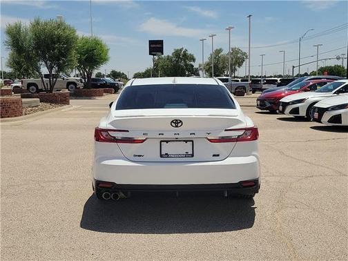 Ice 2025 Toyota Camry SE
