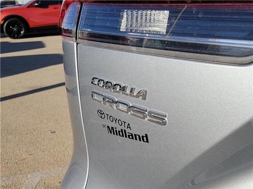 2024 Toyota Corolla Cross XLE