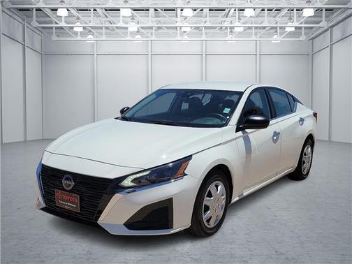 Glacier White 2025 Nissan Altima S