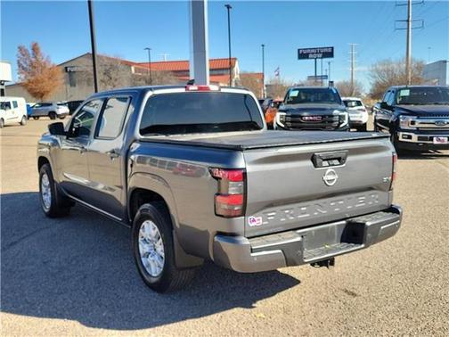 2022 Nissan Frontier SV