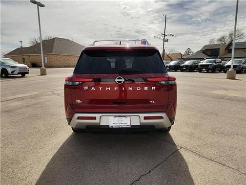 2024 Nissan Pathfinder SL