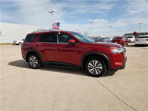 2024 Nissan Pathfinder SL