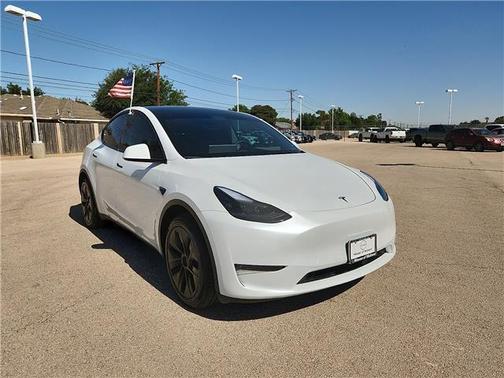 Pearl White Multi 2025 Tesla Model Y Long Range