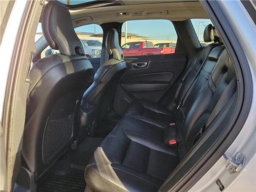 2019 Volvo XC60 T6 Momentum