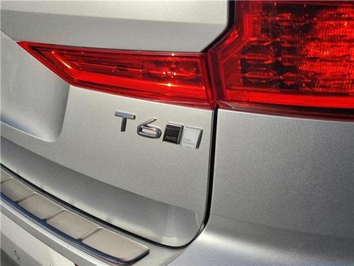 2019 Volvo XC60 T6 Momentum