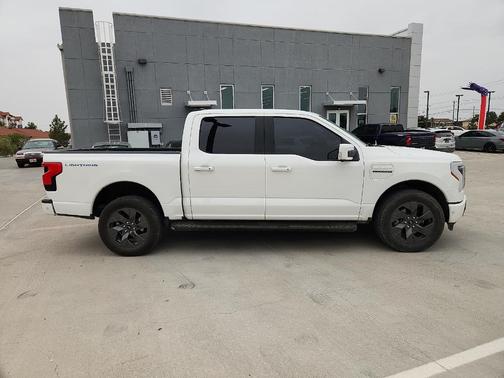 2023 Ford F-150 Lightning LARIAT