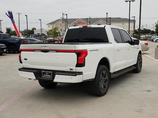 2023 Ford F-150 Lightning LARIAT