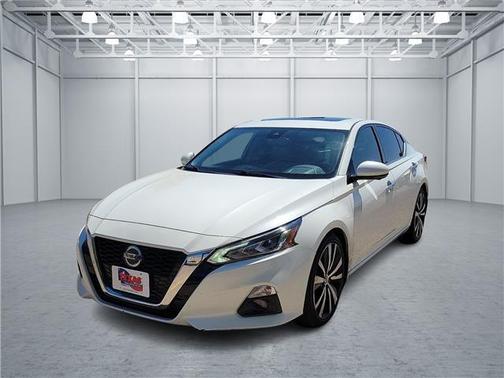 White 2020 Nissan Altima 2.0 Platinum