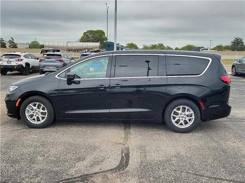 2023 Chrysler Pacifica Touring-L