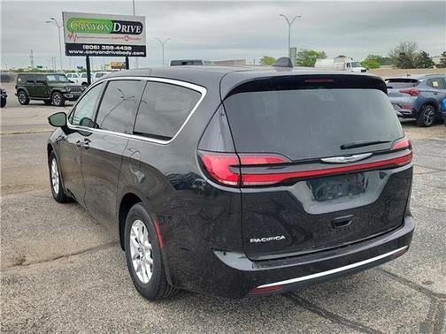 2023 Chrysler Pacifica Touring-L