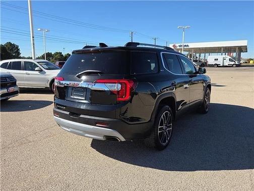 2022 GMC Acadia SLT