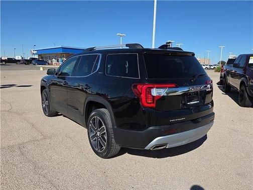2022 GMC Acadia SLT
