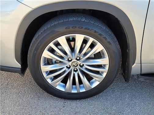 2024 Toyota Highlander Platinum
