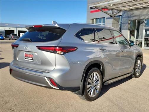 2024 Toyota Highlander Platinum