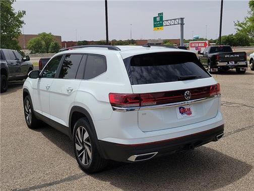 Pure White 2025 Volkswagen Atlas 2.0T SE w/Technology