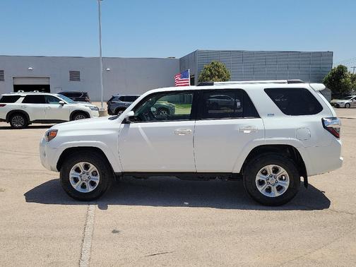 2024 Toyota 4Runner SR5