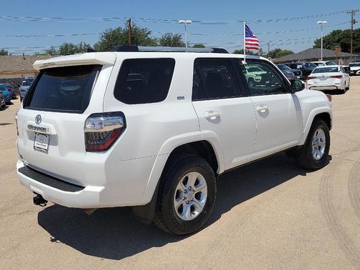 2024 Toyota 4Runner SR5