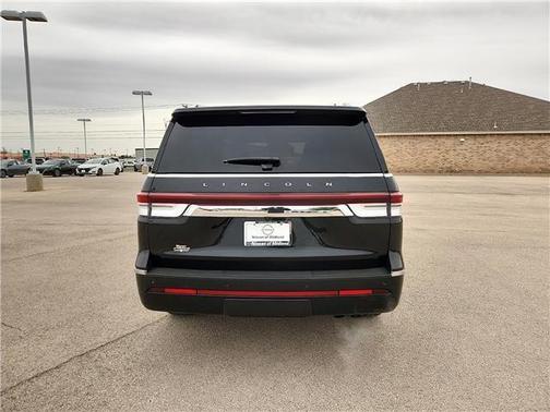 Infinite Black Metallic 2024 Lincoln Navigator Reserve