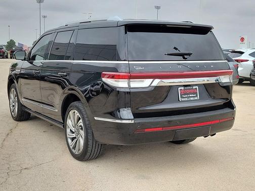 Infinite Black Metallic 2024 Lincoln Navigator Reserve
