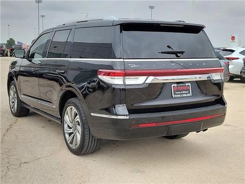 Infinite Black Metallic 2024 Lincoln Navigator Reserve