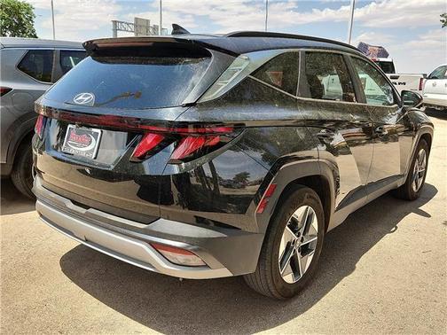 Black 2025 Hyundai TUCSON SEL