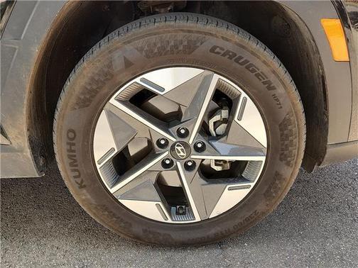 Black 2025 Hyundai TUCSON SEL