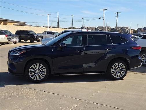 2022 Toyota Highlander Platinum