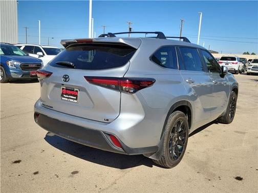 2024 Toyota Highlander LE