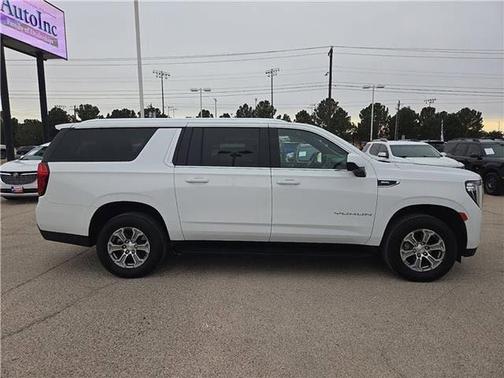 2023 GMC Yukon XL SLE