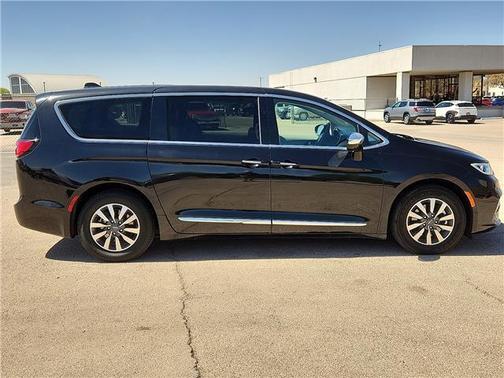 Black 2023 Chrysler Pacifica Hybrid Limited