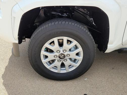 2025 Toyota Tacoma SR5