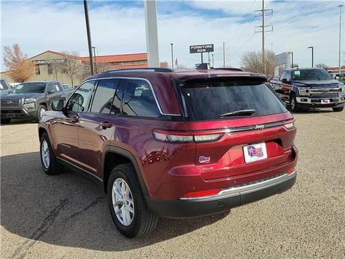 2023 Jeep Grand Cherokee Laredo
