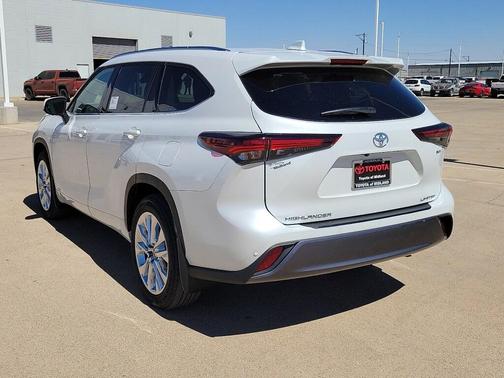 2026 Toyota Highlander Hybrid Limited