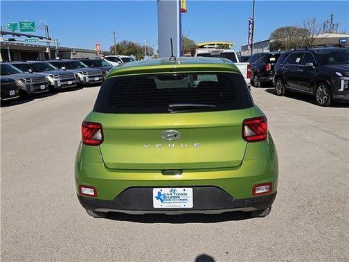 2024 Hyundai VENUE SE