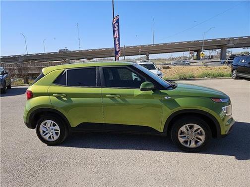 2024 Hyundai VENUE SE