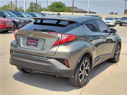 2021 Toyota C-HR XLE