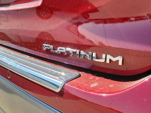 Ruby Flare 2026 Toyota Highlander Hybrid Platinum