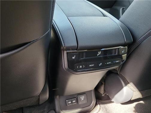 Ruby Flare 2026 Toyota Highlander Hybrid Platinum