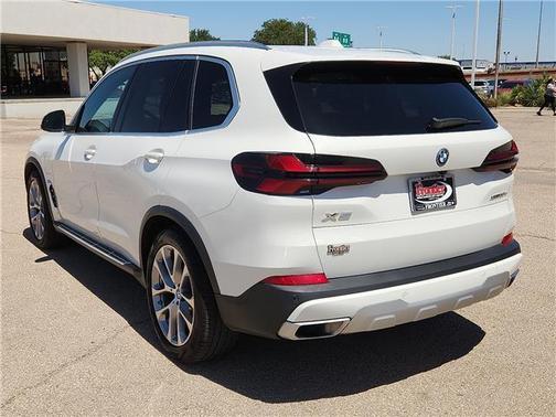 White 2025 BMW X5 PHEV xDrive50e